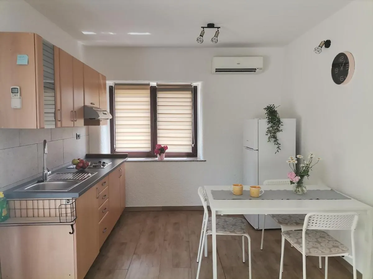 Studio Luna Bale Apartment